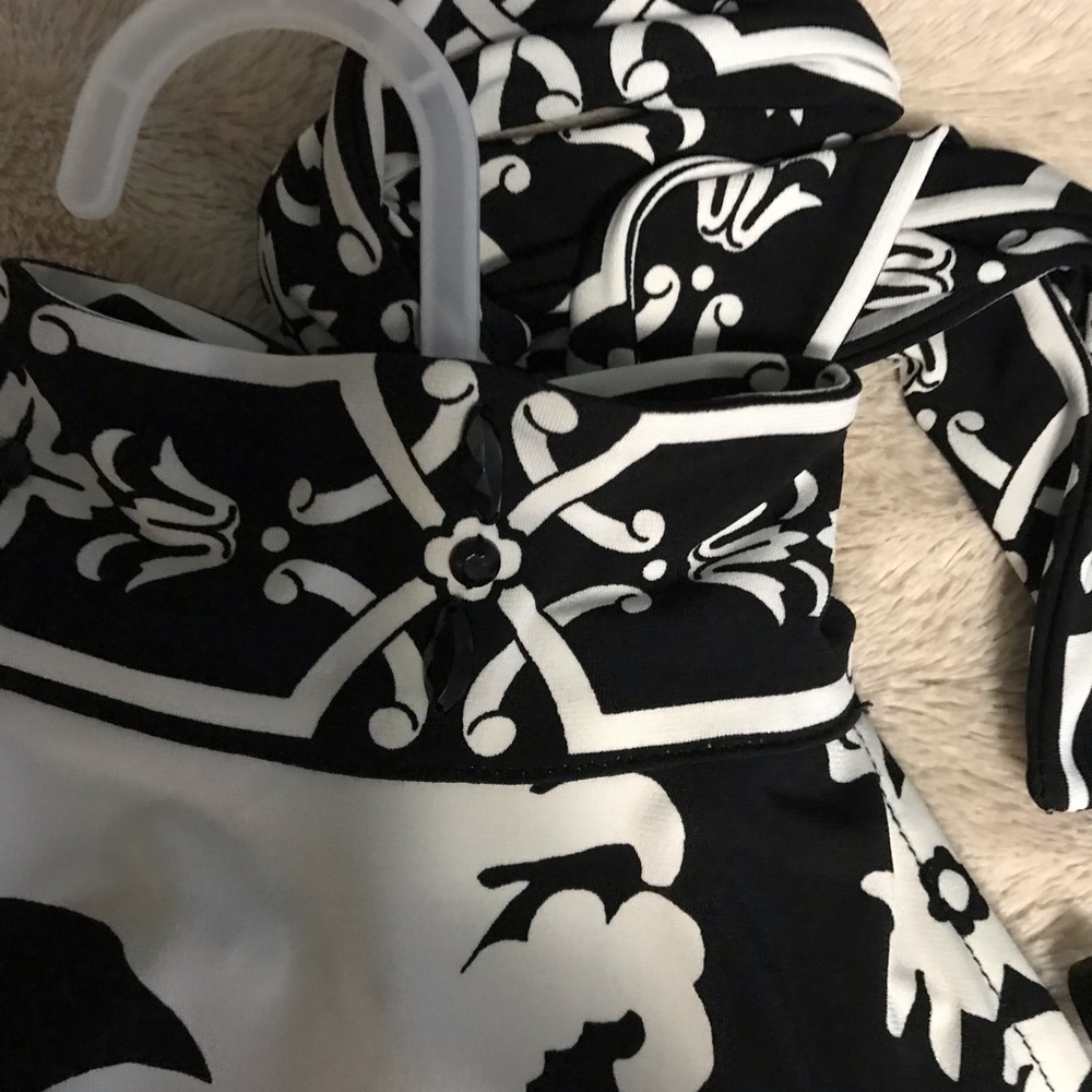Halter top - Picture 3 of 5